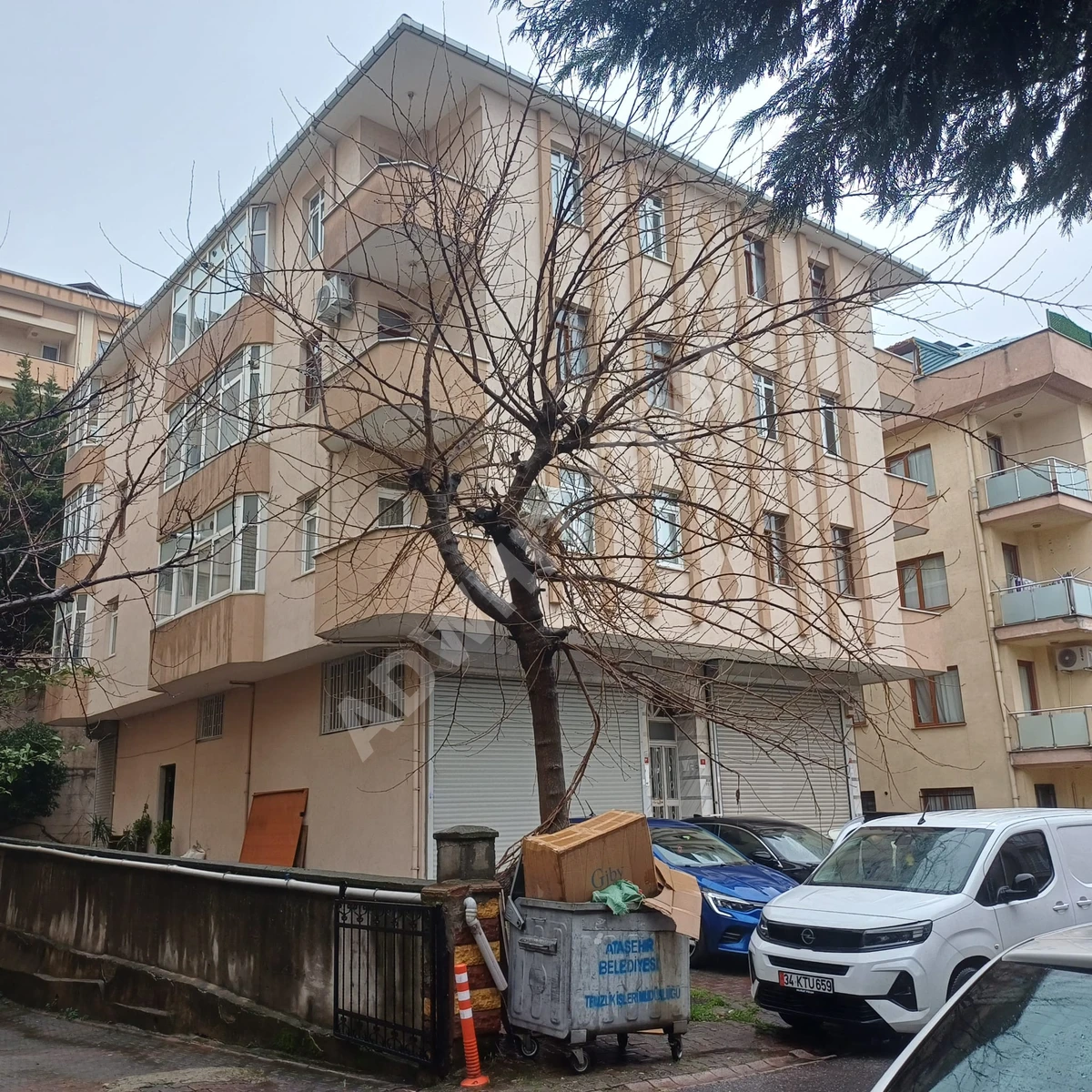 ATAŞEHİR İNÖNÜ MAHALLESİ METROYA YÜRÜME MESAFESİN.DE 3+1KİRALIK görsel