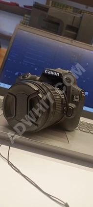 كاميرا CANONeos250D  شبه جديدة مع كرت ذاكرة 128GB  