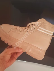 حذاء نسائي استعمال بسيط بسعر ممتاز