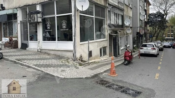Commercial property on a corner with a frontage in Üsküdar, on İcadiye Street, opportunity