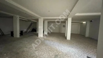 A semi-basement commercial property with an area of 240 square meters for sale in İstanbul Bahçelievler Siyavuşpaşa.