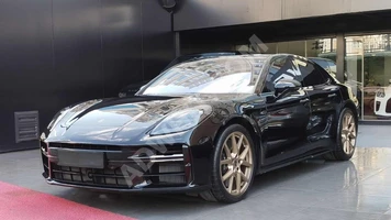 PANAMERA TURBO E-HYBRID car, model 2024