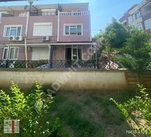 DAİRE FİYATINA SATILIK, AYVALIK SARIMSAKLI KÜÇÜKKÖY MAHALLESİNDE, DENİZE VE SAHİLE 300 METRE MESAFEDE TRİPLEKS VİLLA.