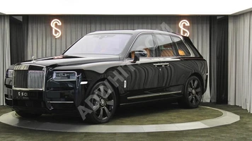 ROLLS ROYCE CULLINAN MANDARIN ORANGE 2024 model - Agency, without any defects