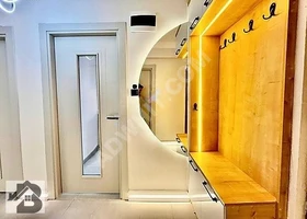 ⫸من AKÇAY BEST EMLAK⫷ شقة 2+1 في الطابق المتوسط، مطبخ منفصل، مجددة بالكامل