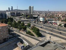 E-5 YENİ SAHRA METRO DURAĞI YANINDA 2500 m² KOMPLE KİRALIK BİNA görsel 3