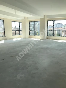 E-5 YENİ SAHRA METRO DURAĞI YANINDA 2500 m² KOMPLE KİRALIK BİNA görsel 8