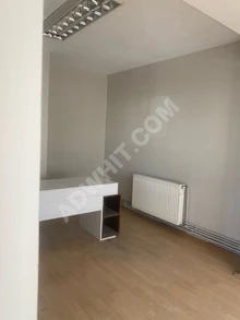 İNÖNÜ MAH. 150+150 M2 TOPLAM 300M2 KİRALIK DEPO ATAŞEHİR görsel 7