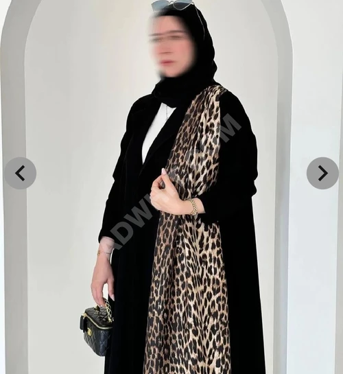 Kaplan desenli şal ile abaya