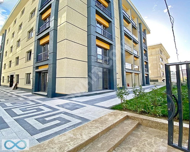 BEYLİKDÜZÜ SONSUZ'DAN MARİNAYA KOMŞU ŞIK GENİŞ 2+1 DAİRE