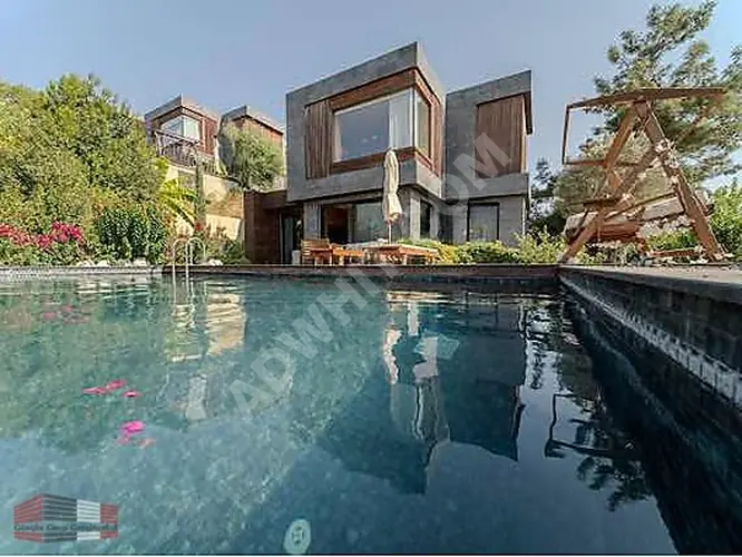 BODRUM TORBA DA MERKEZİ KONUM DA LÜX SITE DE 3+1 SATILIK VİLLA