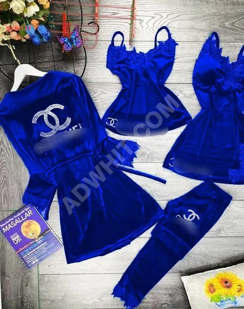 Bestrass Markalı 4 Parça Kadife Pijama