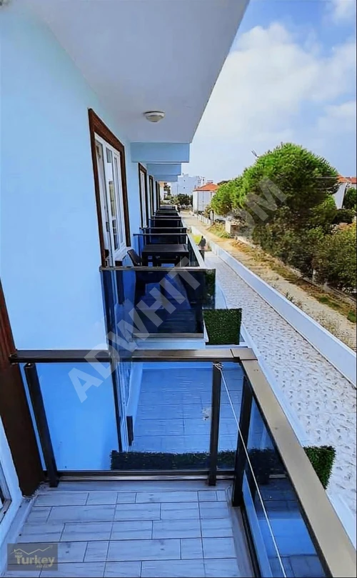 AVŞA DENİZ VE DOĞA MANZARALI ARAKAT EŞYALI
