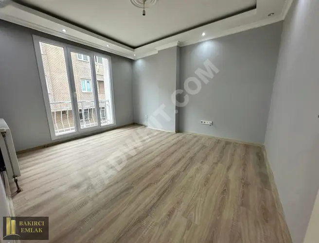 K.ÇEKMECE SEFAKÖY MERKEZE YAKIN SATILIK DAİRE 2+1-85M2 KREDİLİ