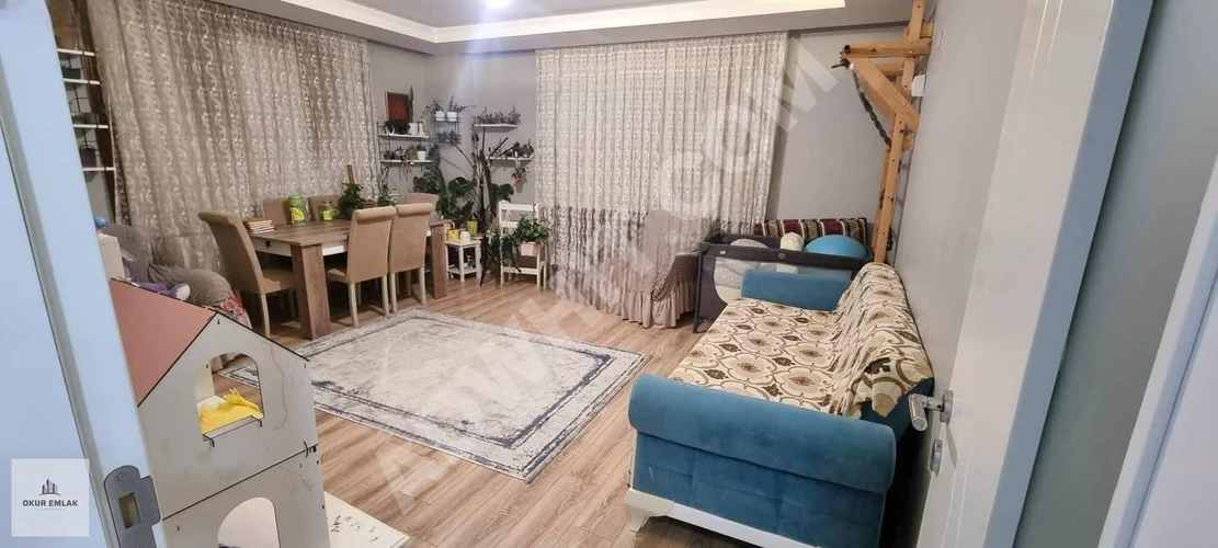 OKUR EMLAK'TAN BAĞCILAR ESENBAĞ EVLERİNDE SİTEDE