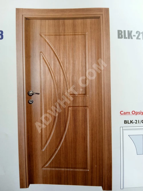 PVC malzemeden üretilmiş kapılar