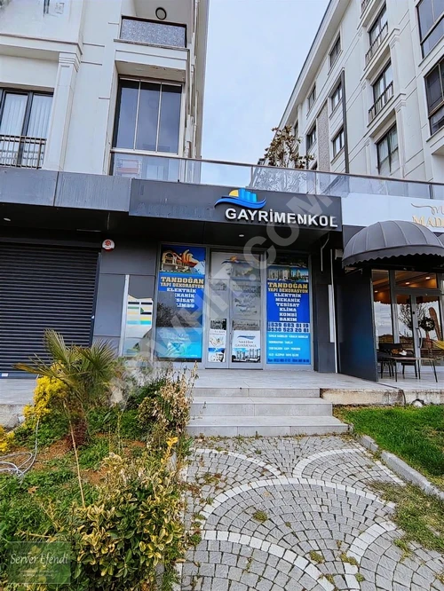 Beylikdüzü İnönü Caddesi Üzerinde 180m² Satılık Dükkan