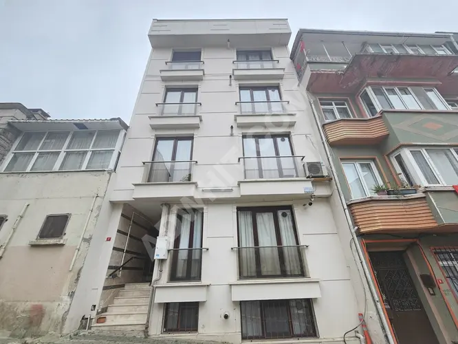 Parlak ' tan Fıstıkağacında Yeni bina 2+2 Teraslı Dublex Daire