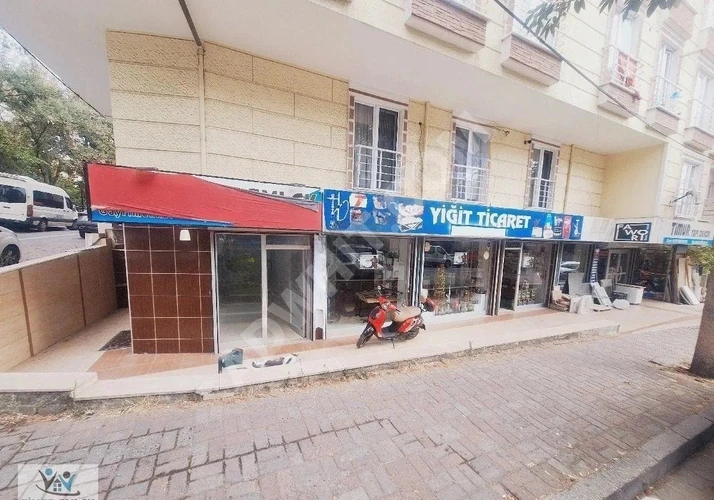 Avcılar Cihangirde Satılık 240 M² Kiracılı Dükkan