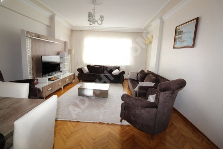 SATILIK ŞİRİNEVLER MEYDANDA METROYA-METROBÜSE YAKIN GENİŞ DAİRE