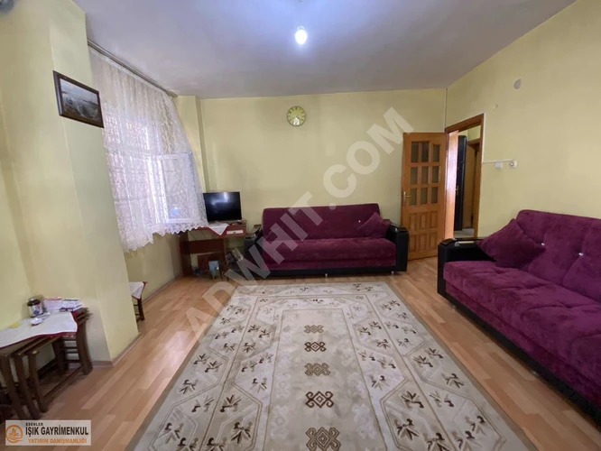 IŞIK EMLAK GÜVENCESİYLE SATILIK 1+1 GENİŞ DAİRE