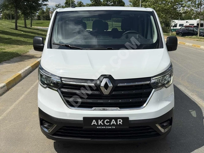 AKCAR-2024-RENAULT TRAFİC 5+1 MANUEL-HATASIZ-EKRANLI-%20 FATURA