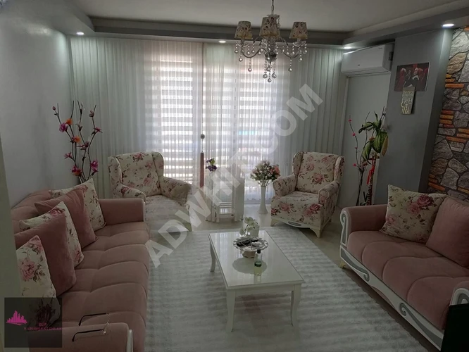 ELİF'TEN HALKALI MERKEZ MAHALLESİ DE FIRSAT DAİRE 7 YILLIK BİNA