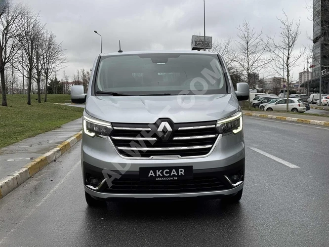 AKCAR-2023-RENAULT TRAFİC 8+1 OTOMATİK-OTOMOBİL RUHSATLI-EKRANLI