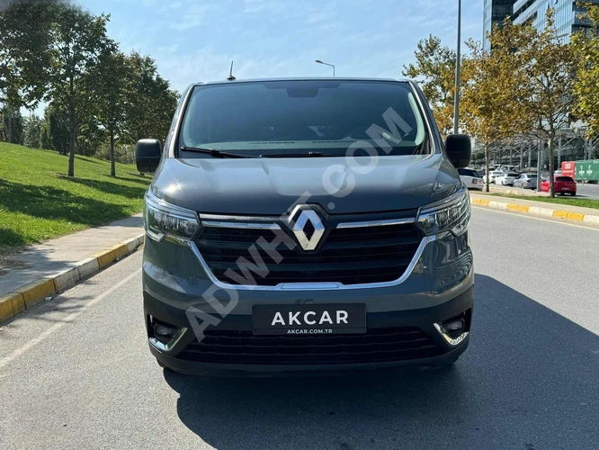 AKCAR-2023 RENAULT TRAFİC 5+1 OTOMATİK-HATASIZ BOYASIZ -EKRANLI