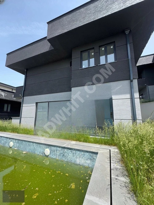KOCAELİ BAŞİSKELEDE ULTRA LÜKS DENİZ MANZARALI 4+1 SATILIK VİLLA