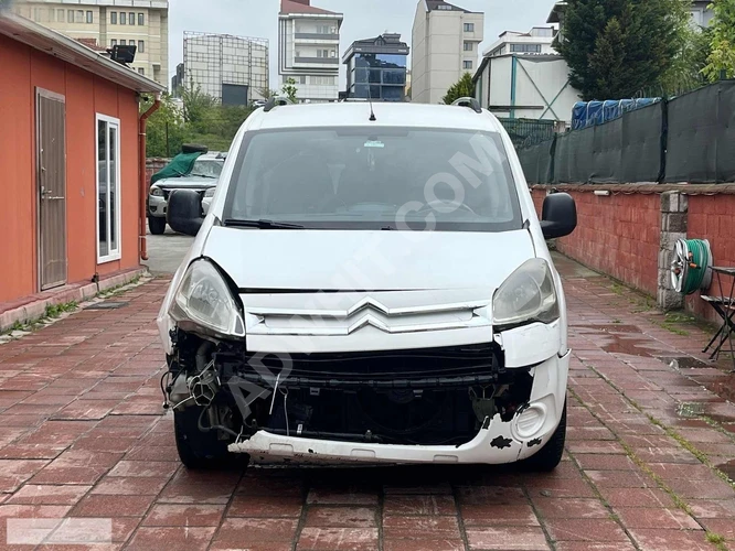 Hasarlı YARIŞ'TAN 2012 MODEL CITROEN BERLİNGO 1.6 HDİ X