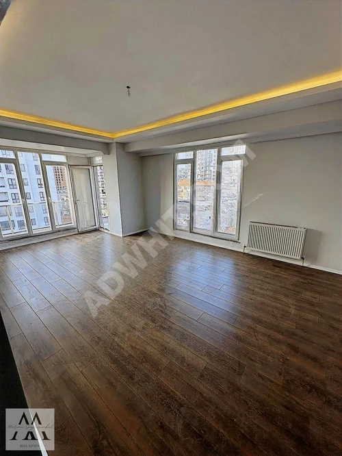 MARİNA LAKE RESİDANCE DA GENİŞ SALONLU YÜKSEK KAT SATILIK 2+1