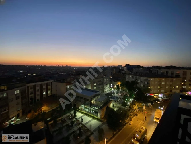IŞIK EMLAKTAN DÖRT YAKA SİTESİNDE SATILIK 2+1 LÜKS DAİRE