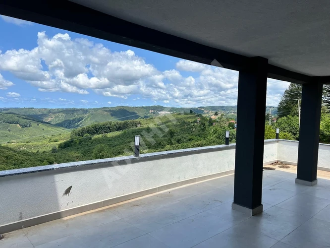 Sakarya'da satılık villa, büyüleyici manzara.