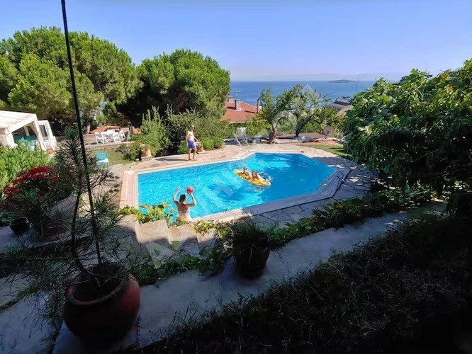 İstanbul'da günlük kiralık turistik villa, kiralık villalar.