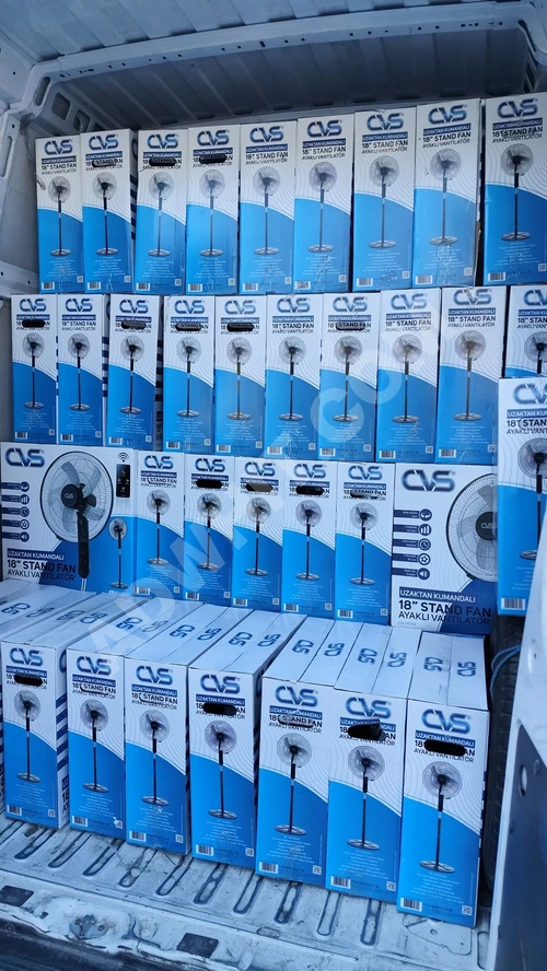 Uzaktan kumandalı dokunmatik ekranlı vantilatör, 5 alüminyum metal kanatlı.