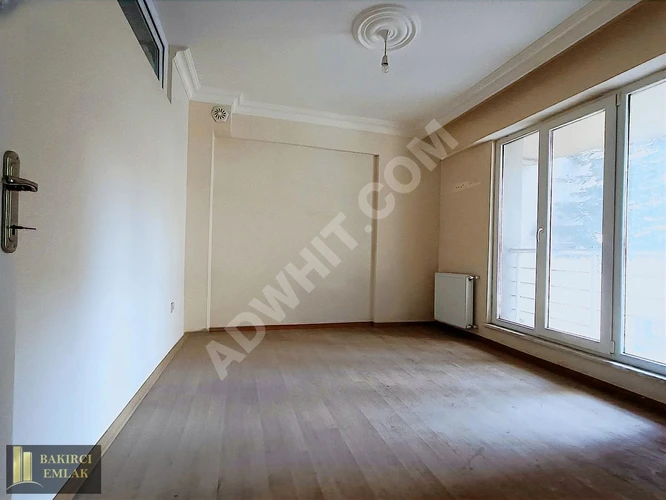 BAKIRCI'DAN KÜÇÜKÇEKMECE SEFAKÖY TEVFİKBEYDE SATILIK DAİRE 2+1