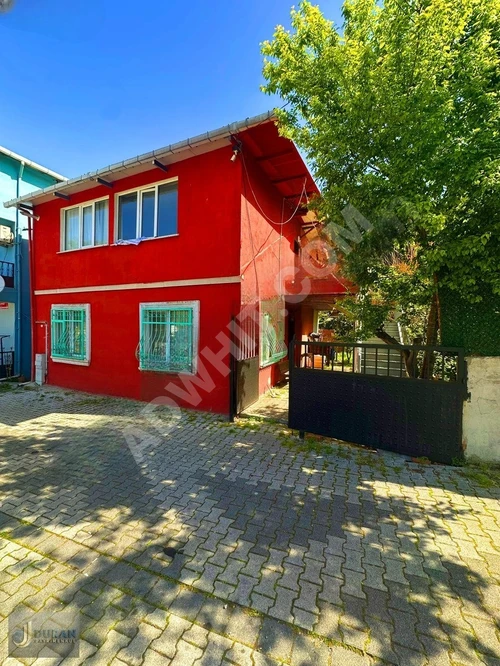 A.Hisarı Ana Cadde Cepheli 250m2 Arsa İçerisinde 2 Katlı