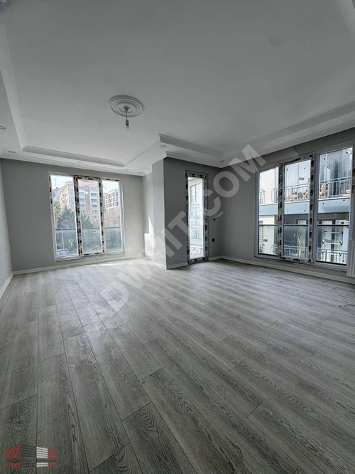 BEYLİKDÜZÜ YAKUPLU DA E5 5dk SİTE İÇİNDE LÜX SATILIK 3+1 DAİRE