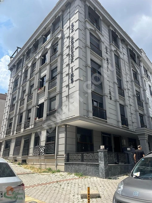 Bakırköy MARMARAFORUM Karşısı 1.kat 2+1 80m2 YENİ BİNA