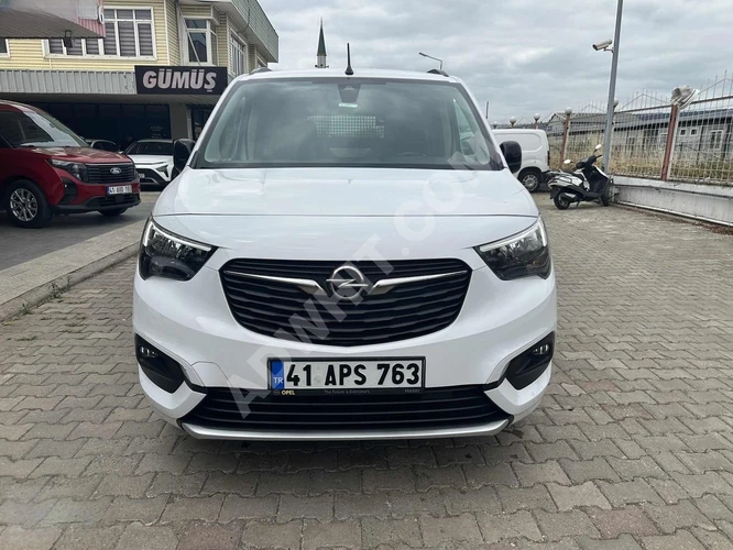 2023 MODEL OPEL COMBO 42.000 KM HATASIZ DİZEL OTOMATİK