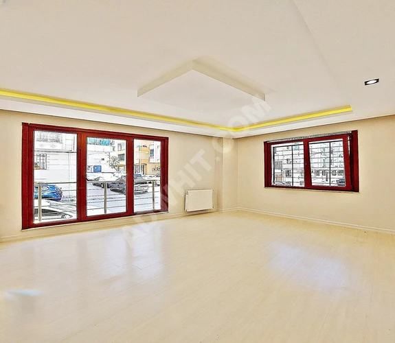 BEYLİKDÜZÜ MEHAL YAPIDAN KÖŞE BAŞI 2+1 YÜKSEK GİRİŞ DAİRE