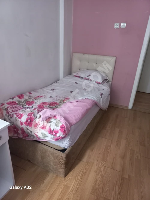 3 adet başlıklı ve lateks şilteli tek kişilik tam yatak