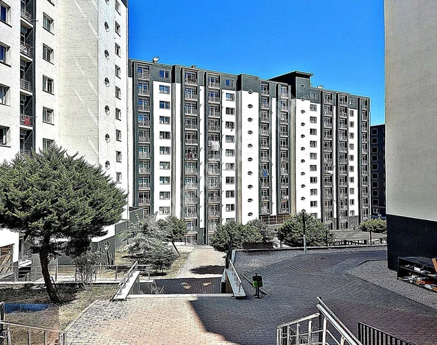 BEYLİKDÜZÜ MEHAL YAPIDAN E5 YAKIN SİTE İÇİNDE 3+1 DAİRE İMKANI..