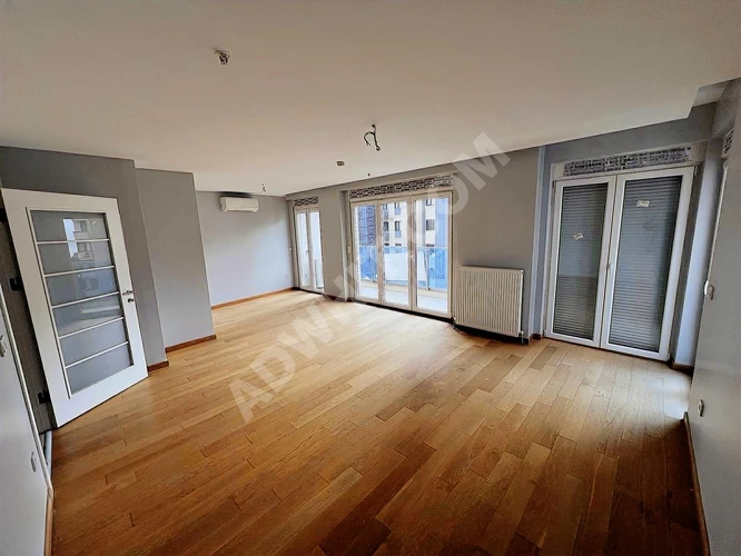 CADDEBOSTAN'DA SATILIK 3+1 DAİRE BOŞ GENİŞ BALKONLU ARAKAT