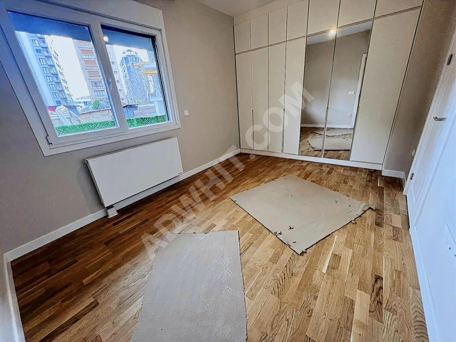 Caddebostan'da Satılık 3+1 Bahçeli Boş Yeni Daire Sahile 3.Bina