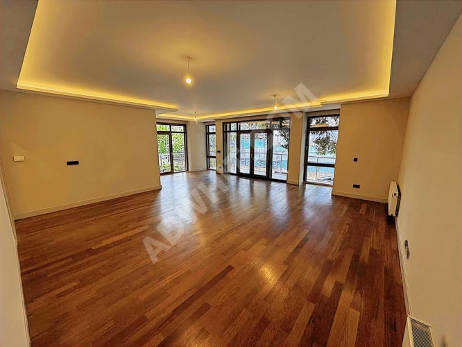 SUADİYE'DE SATILIK 4+1 DAİRE BAĞDATA 5.BİNA KATTA TEK ÖZELLİKLİ