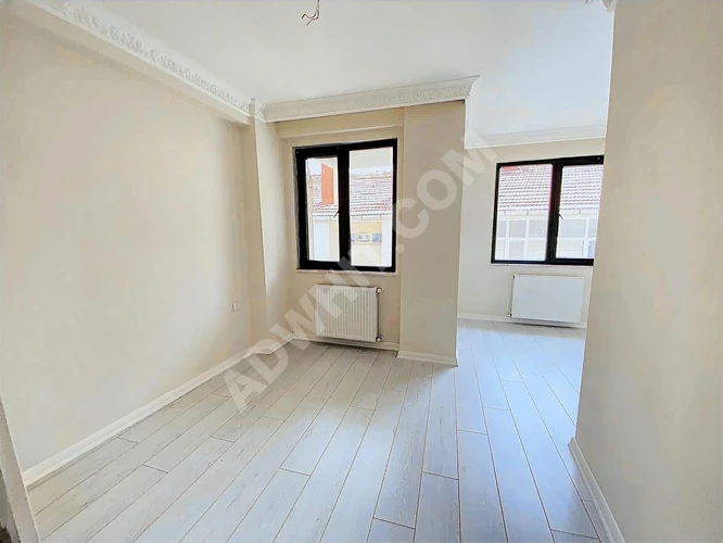 SUADİYE'DE SATILIK OFİS & KONUT 2+1 DAİRE 3 KATLI 10M² TERASLI