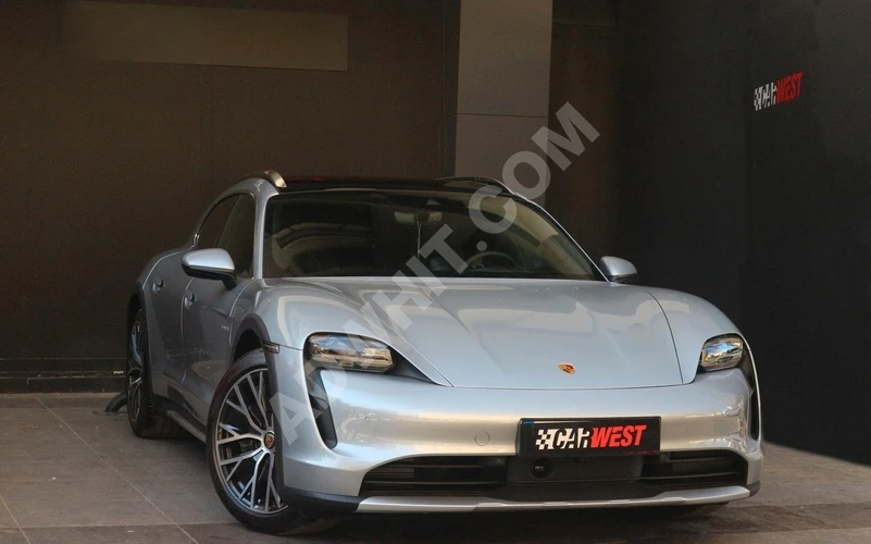 2023 BAYİ PORSCHE TAYCAN 4 CROSS TURİSMO YOLCU EKRANI BOSE