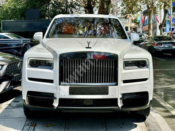 UNIVERSAL AUTO - ROLLS ROYCE CULLINAN 6.7 V12 - BLACK - HERMES